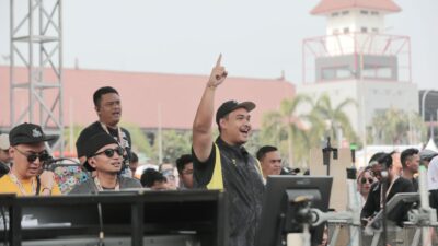 Saksikan Langsung Synchronize Fest 2023, Menpora Dito Ariotedjo Asyik Dengar Lagu Setia Band