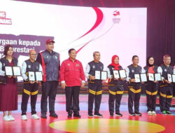 Selamat! Gubri Syamsuar Terima Penghargaan Pelaku Olahraga Berprestasi Dari Menpora RI