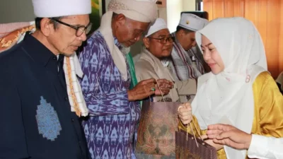 Maju Caleg Dari Partai Golkar, Megawati Bakal Perjuangkan Pemberdayaan SDM Ponpes di Lombok