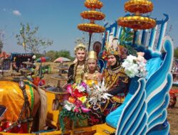 Bupati Aditya Halindra Terpesona Karnaval Seni Budaya Blewah Banaran Tuban