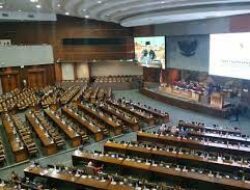 Agung Widyantoro Bacakan Pandangan Soal Kenaikan Gaji ASN: Fraksi Partai Golkar DPR RI Dukung!