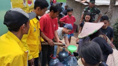 Metty Triantika Berikan Bantuan Air Bersih Bagi Warga Terdampak Kekeringan di Cianjur