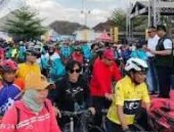 Gowes di GOR Lembu Peteng, Heru Tjahjono Minta Izin Maju DPR RI Dari Partai Golkar Pada Warga Tulungagung