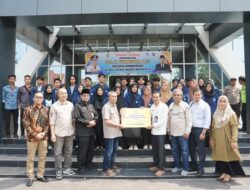 Gubri Syamsuar Salurkan Beasiswa Rp. 693 Juta Untuk Mahasiswa Riau