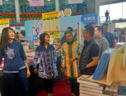 Hetifah Bersama Rahmad Mas’ud Buka Bazar Buku Murah Big Bad Wolf di BSCC Dome Balikpapan