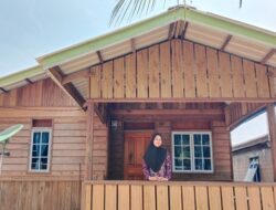 Rasa Syukur Warga Desa Mensanak Atas Program Bedah Rumah Program Aspirasi Cen Sui Lan