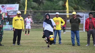 Indah Putri Indriani Nilai Mini Soccer Sumilin Cup I Bantu Perputaran Ekonomi Desa