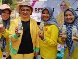 Reses Anggota DPRD Jabar, Sri Rahayu Agustina Borong Minuman Kurma Produk UMKM Desa Bengle