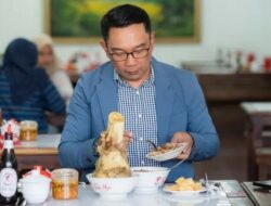 Lezatnya! Ridwan Kamil Promosikan Bakso Legendaris di Kota Bandung