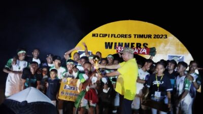 Tutup Turnamen M3 Cup, Melchias Mekeng Janji Bangun Stadion di Larantuka