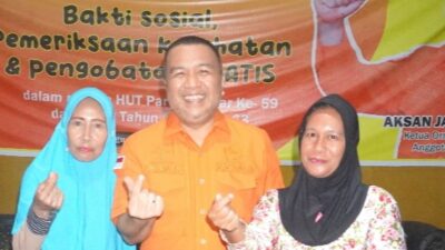 Ketua Ormas MKGR Sultra, Aksan Jaya Putra Gelar Baksos Ringankan Beban Warga dan Tekan Inflasi