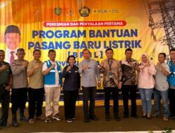 Bambang Hermanto Bantu Pemasangan Baru Listrik Gratis 870 Rumah di Indramayu