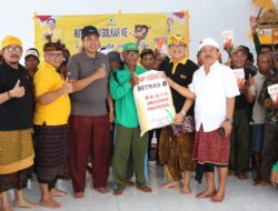 Sugawa Korry Berikan Bantuan Bibit Jagung Unggul Untuk Masyarakat Desa Pejarakan