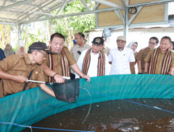 Gubernur Arinal Djunaidi Tinjau Budidaya Ikan Lele di SMKN Rawajitu Timur, Tulangbawang