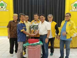 Sachrudin Berikan Hadiah Umroh 2 Pemenang HUT Ke-59 Partai Golkar di Kota Tangerang