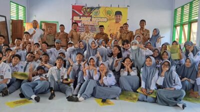 Sambangi 2 SMA di Kendari, Aksan Jaya Putra Tanamkan Spirit Ideologi Pancasila Kepada Para Pelajar