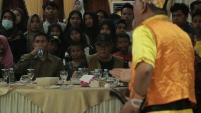 Kelompok Kesenian Mamanda Binaan Sahbirin Noor Pukau Warga Teluk Selong di Musyawarah Seniman Kalsel