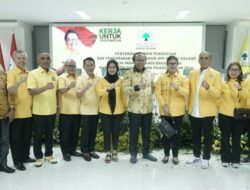 Partai Golkar Sulteng Bagikan Surat Tugas Ke 3 Balon Bupati, Imelda di Kota Palu dan Syamsul Bahri di Banggai