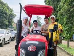 Ace Hasan Berikan Bantuan Traktor Hingga Program BSPS Untuk Warga Bandung Barat