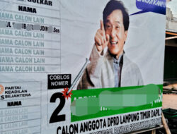 Ada-Ada Saja! Caleg Partai Golkar DPRD Lampung Timur Ini Pasang Foto Jackie Chan di Baliho Kampanye
