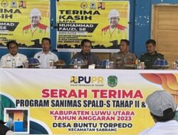 Warga Desa Buntu Torpedo di Lutar Nikmati Program Sanimas dan PISEW Aspirasi Muhammad Fauzi