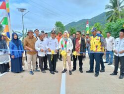 Bersama Kepala BPJN Kepri, Cen Sui Lan Resmikan Jalan Lingkar di Pulau Tiga