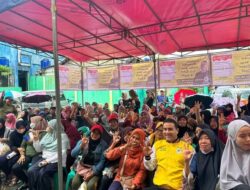Diiringi Hujan, Nofel Saleh Hilabi Blusukan dan Kampanye di Tapos, Depok
