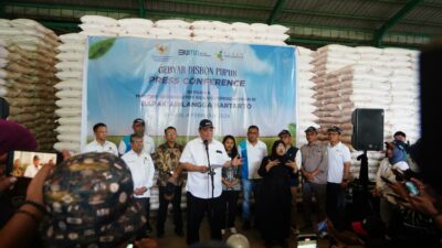 Dialog Dengan Petani di Kabupaten Bekasi, Airlangga Hartarto Pastikan Sektor Pertanian Jadi Perhatian Pemerintah