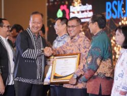 Menperin Agus Gumiwang Nobatkan Pupuk Indonesia Sebagai National Lighthouse Industry 2024