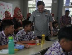 Usul Dana BOS Untuk Program Makan Siang Gratis Bukan Dari Airlangga Hartarto