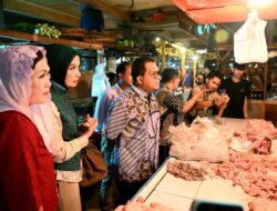 Pantau Komoditas Pangan di Pasar Cibinong, Melki Laka Lena: Peran BPOM dan Dinkes Krusial