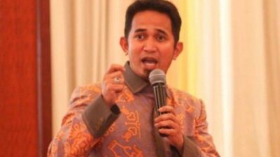Menakar Masa Depan Politik Ridwan Kamil, Maju Pilgub Jakarta Atau Tetap di Jabar?