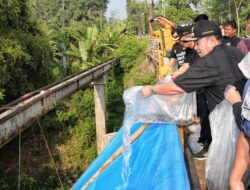 Jaga Kelestarian Sungai, Gubernur Arinal Djunaidi Tebar Benih Ikan di Way Sesah, Lampung