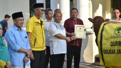 Sarmuji Sumbang Hewan Kurban Untuk PWNU dan Muhammadiyah Jatim Masing-Masing 2 Ekor Sapi