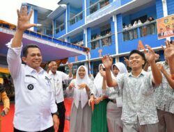 Gubernur Ansar Ahmad Bakal Gratiskan SPP dan Dua Stel Seragam Untuk SMA Sederajat di Kepri