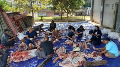 Budhy Setiawan Salurkan Daging Hewan Kurban Untuk Masyarakat Kota Bogor
