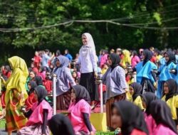 Bupati Indah Putri Indriani Semarakkan Festival Tari Paddupa Bersama Ribuan Pelajar Lutra