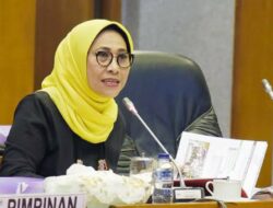 Hetifah Prihatin Kemendikbud RI Gunakan Diksi ‘Cleansing’ Kepada Guru Honorer di Jakarta