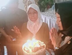 Wenny Haryanto Terima Kejutan Masyarakat Mustikajaya, Bekasi Saat Gelar Sosialisasi JKN-KIS