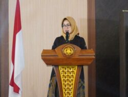 Airin Rachmi Diany Paparkan Pentingnya SDM Terhadap Pembangunan Dalam Orasi Ilmiah Wisuda di Untirta