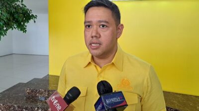 Dave Laksono Pastikan Airlangga Hartarto Tetap Dapat Posisi Penting di Partai Golkar