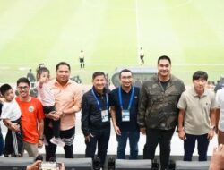 Bersama Shin Tae Yong, Menpora Dito Ariotedjo Nikmati Atmosfer JIS Saat Laga Persija Vs Persis Solo