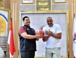 Menpora Dito Ariotedjo Harap Kehadiran Legenda Basket NBA, Phil Handy Bawa Efek Positif Baik Bagi Indonesia