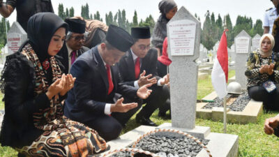 Hari Jadi Pertambangan Ke-79, Menteri ESDM Bahlil Lahadalia Gelar Apel dan Tabur Bunga di TMP Kalibata