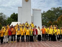 Abdul Razak Pimpin Kader Partai Golkar Kalteng Ziarah Makam Pahlawan Sanaman Lampang