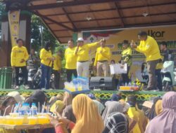 Ratusan Warga Kapuas Meriahkan Senam Bersama HUT Ke-60 Partai Golkar