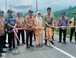 Kembangkan Wisata, Bupati Dico Ganinduto Resmikan Rekonstruksi Jalan Desa Pasigitan dan Desa Leban