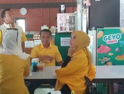 Ketum Bahlil Lahadalia Icip Produk UMKM Soto Fatimah di Solo: Rasanya Paten Sekali!