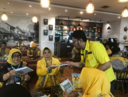 Golkarpedia Bagikan Buku ‘Kiprah Srikandi Partai Golkar di Parlemen’ Untuk Para Legislator Perempuan