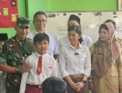 Momen Menkomdigi Meutya Hafid Jadi Pramusaji dan Review Makan Bergizi Gratis Bareng Siswa SD